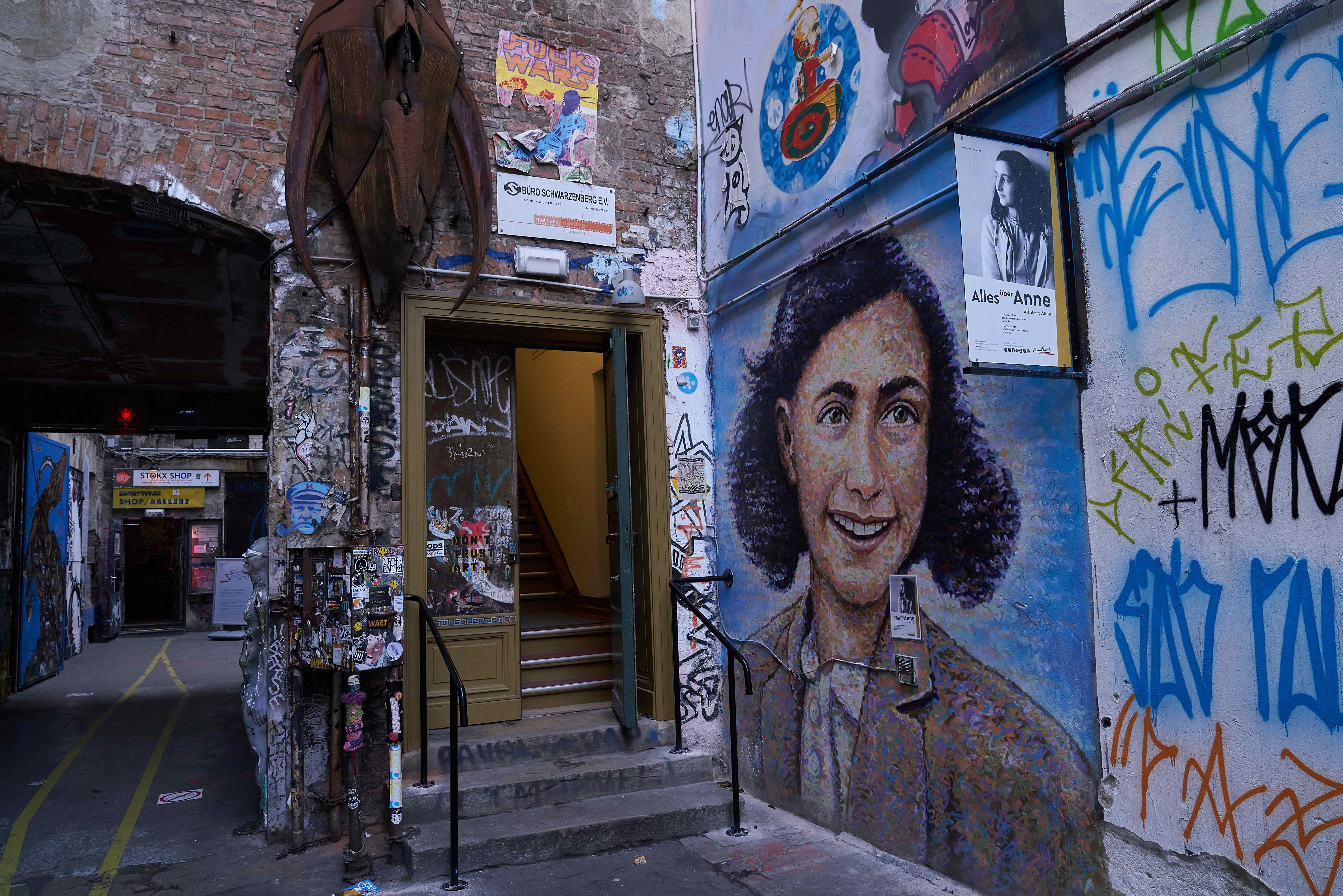 Eingang des Anne Frank Zentrums